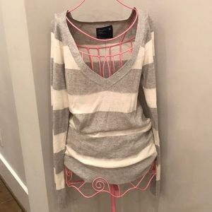 American eagle lightweight sweater